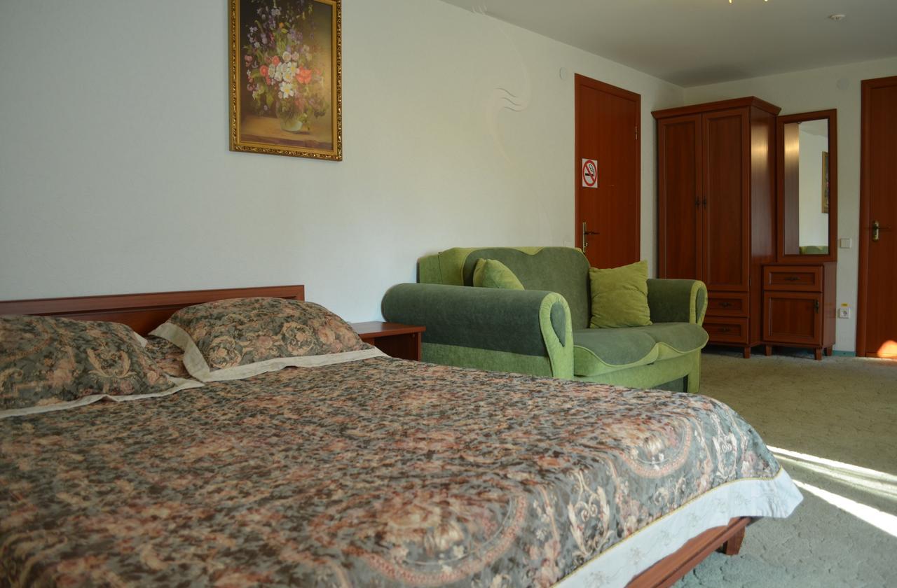 Kozatska Zastava Motel โครโปนิตสกี ภายนอก รูปภาพ
