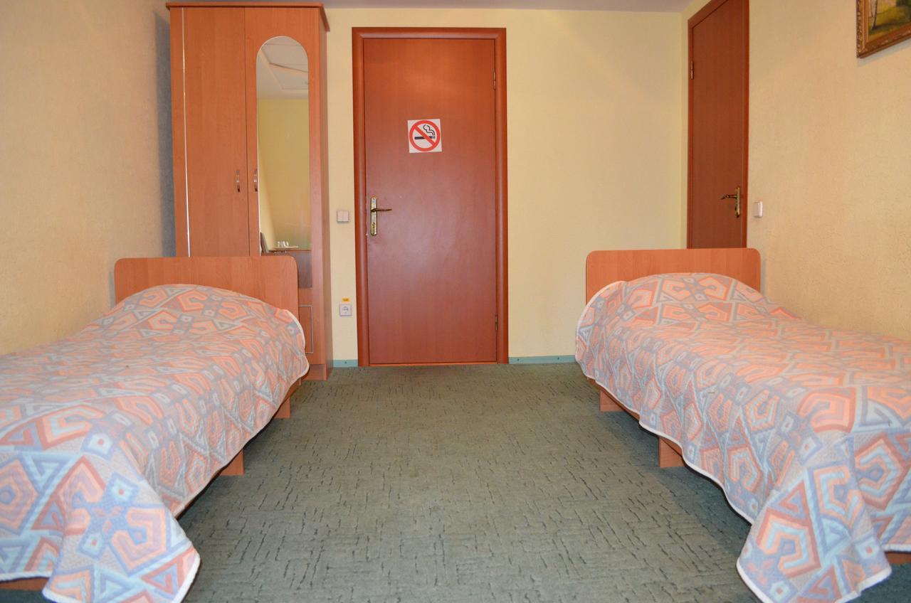 Kozatska Zastava Motel โครโปนิตสกี ภายนอก รูปภาพ