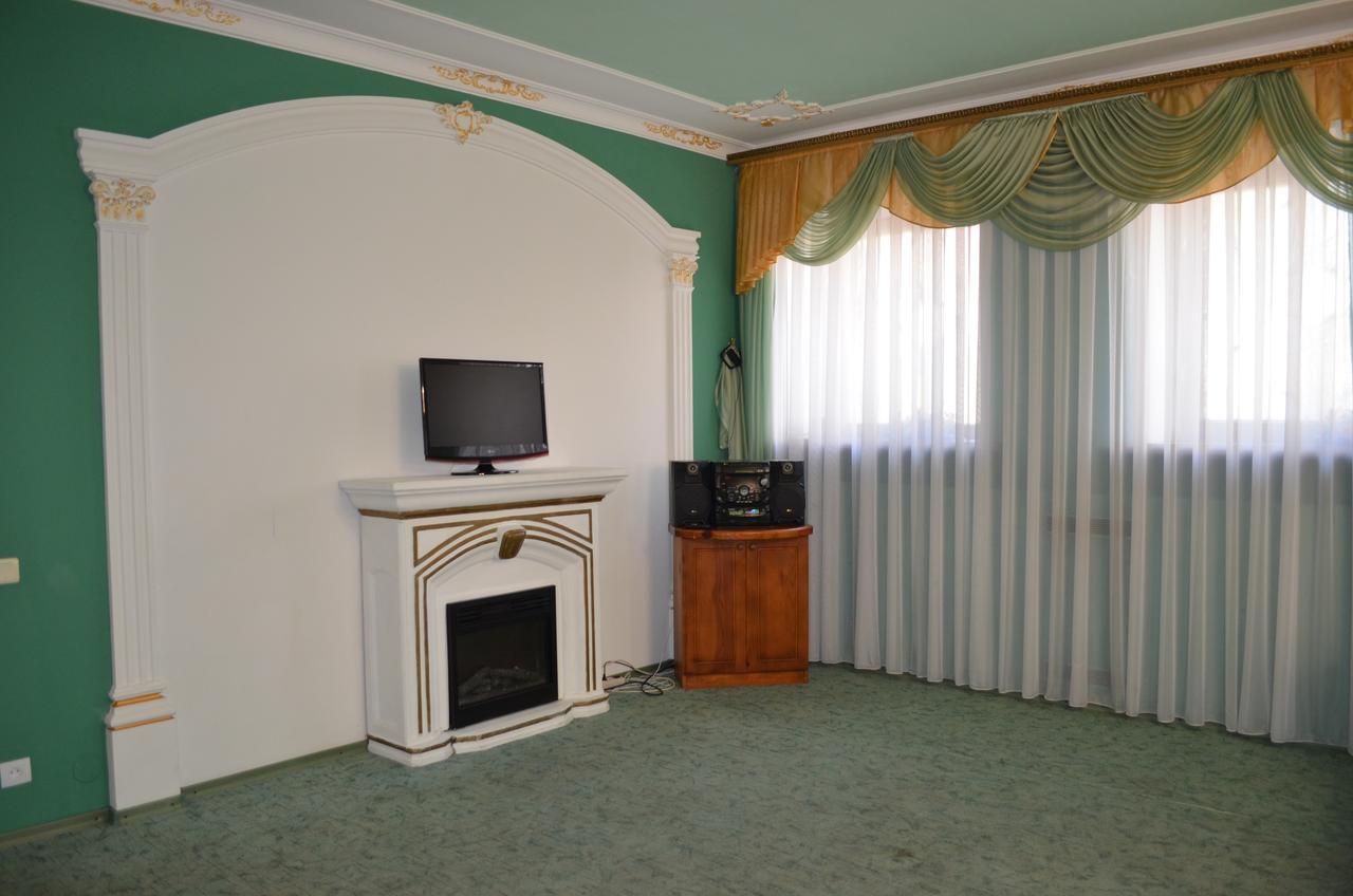 Kozatska Zastava Motel โครโปนิตสกี ภายนอก รูปภาพ