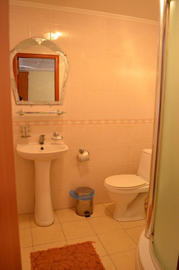 Kozatska Zastava Motel โครโปนิตสกี ภายนอก รูปภาพ