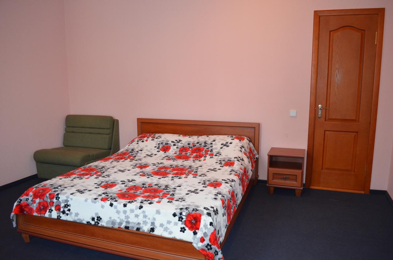 Kozatska Zastava Motel โครโปนิตสกี ภายนอก รูปภาพ