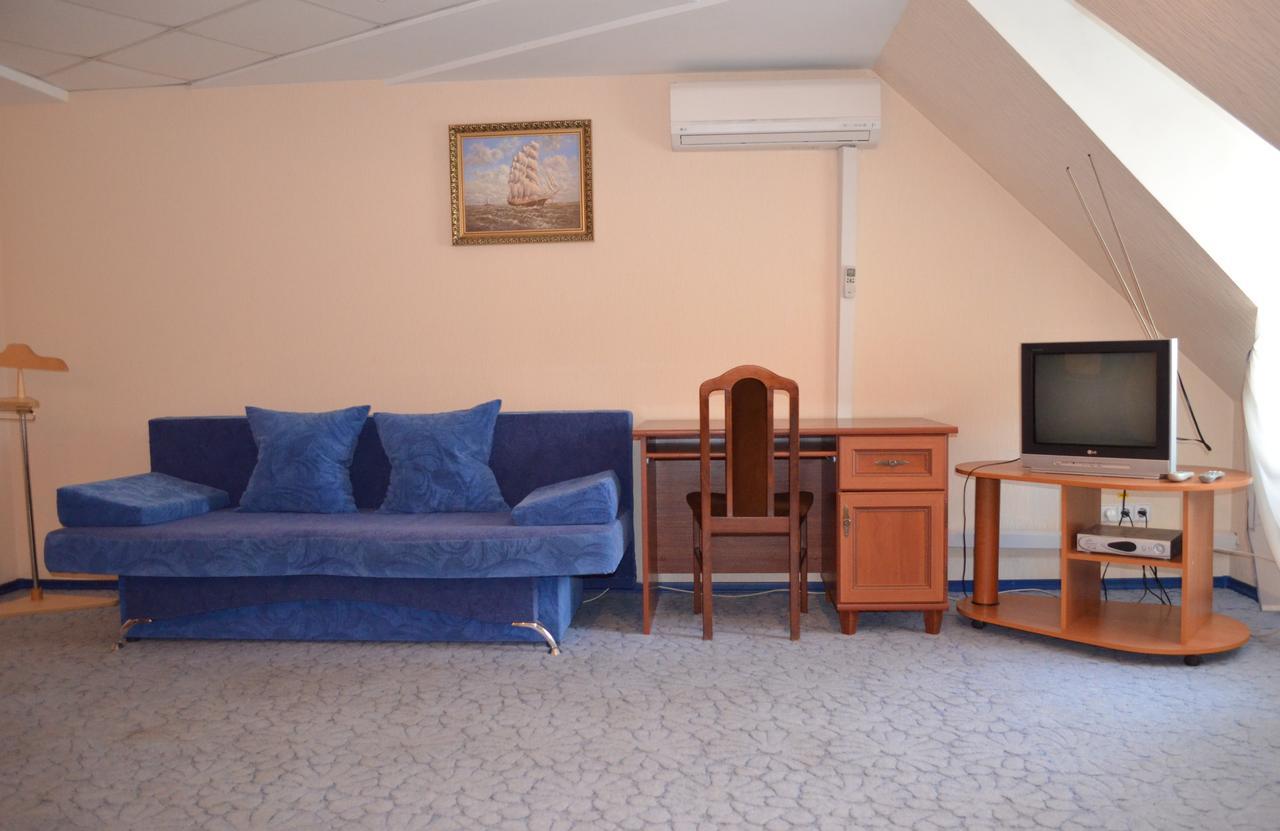 Kozatska Zastava Motel โครโปนิตสกี ภายนอก รูปภาพ