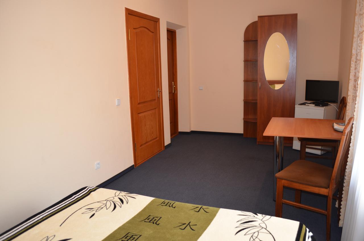 Kozatska Zastava Motel โครโปนิตสกี ภายนอก รูปภาพ
