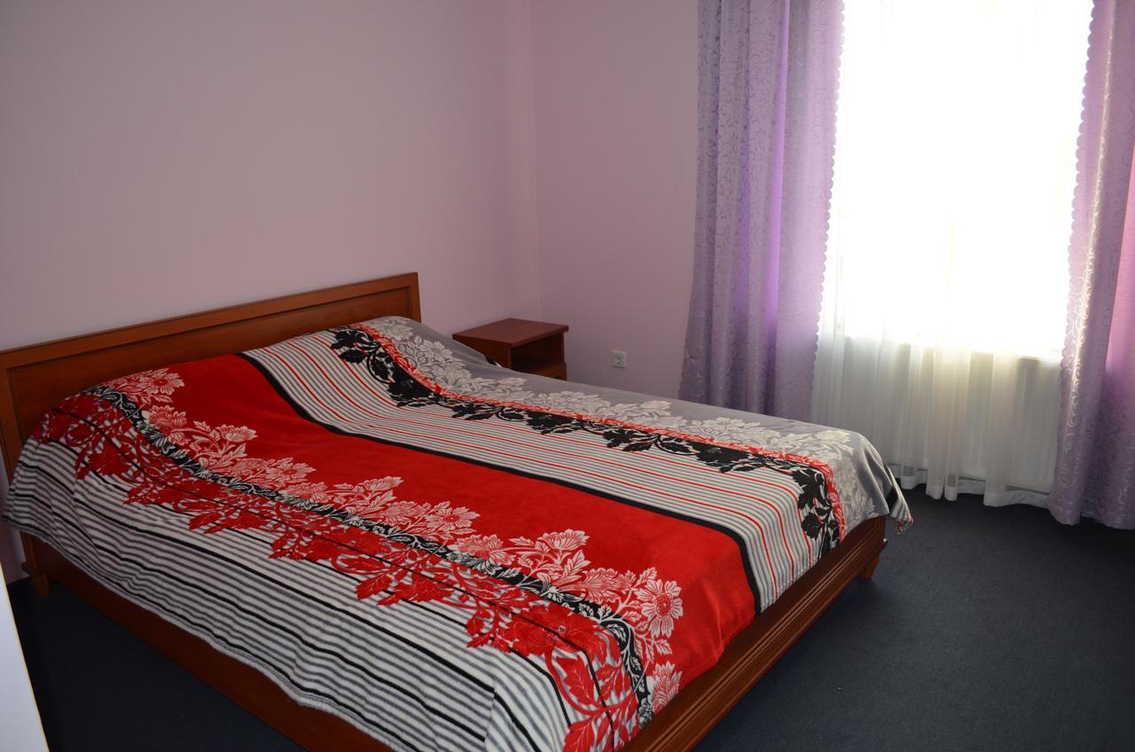 Kozatska Zastava Motel โครโปนิตสกี ภายนอก รูปภาพ
