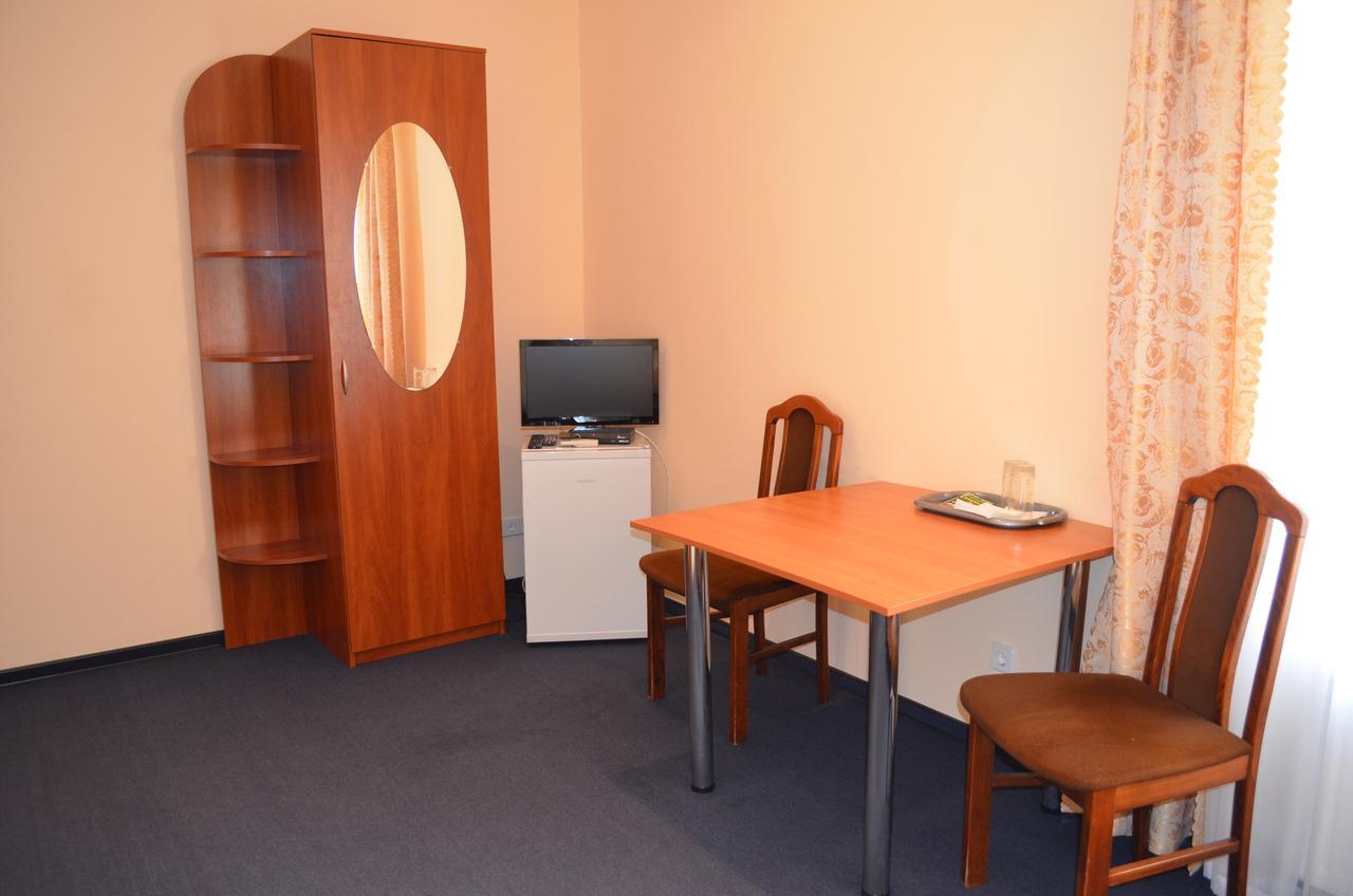 Kozatska Zastava Motel โครโปนิตสกี ภายนอก รูปภาพ