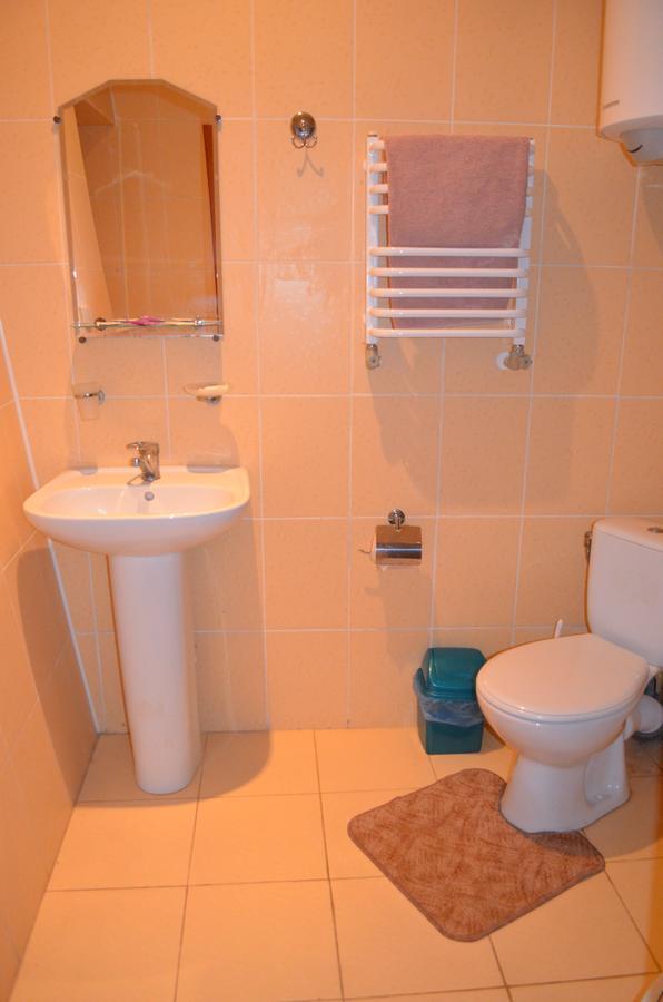 Kozatska Zastava Motel โครโปนิตสกี ภายนอก รูปภาพ
